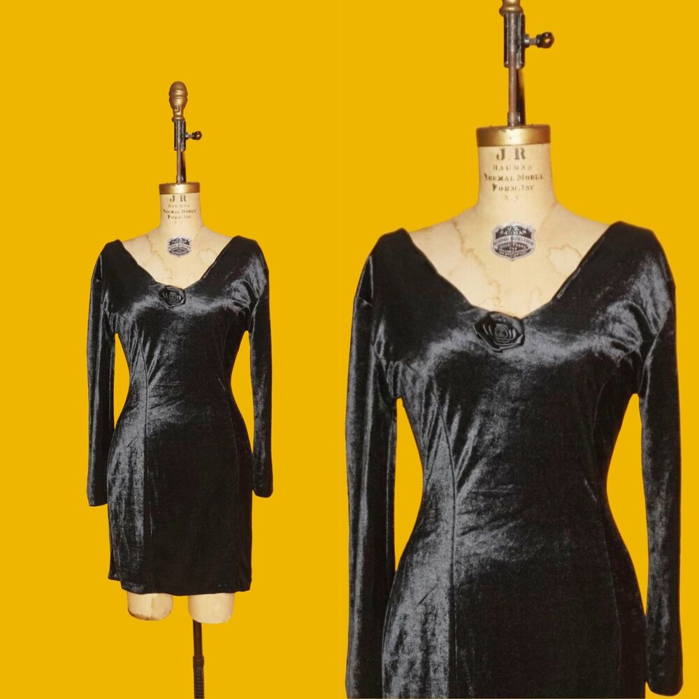 1980s-1990s The Original. Black Velvet Velour Long Sleeve ROSETTE Dress.M.AS IS